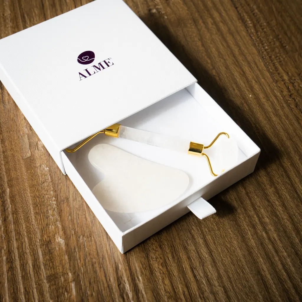 Massajador facial em quartzo 2.webp