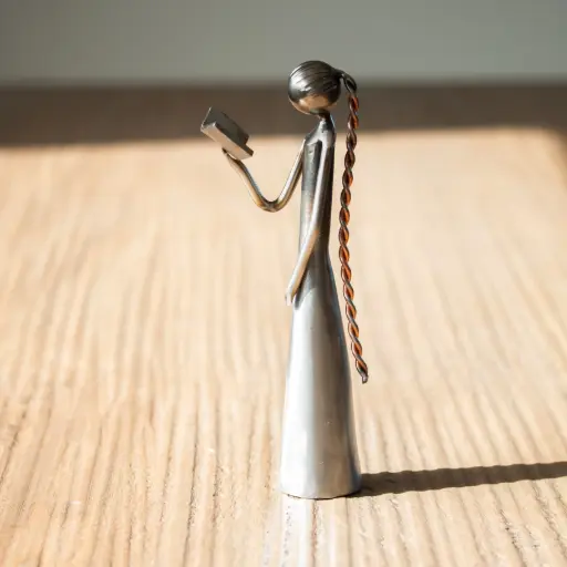 [ALM1206] Escultura “Entre páginas, um mundo inteiro” 